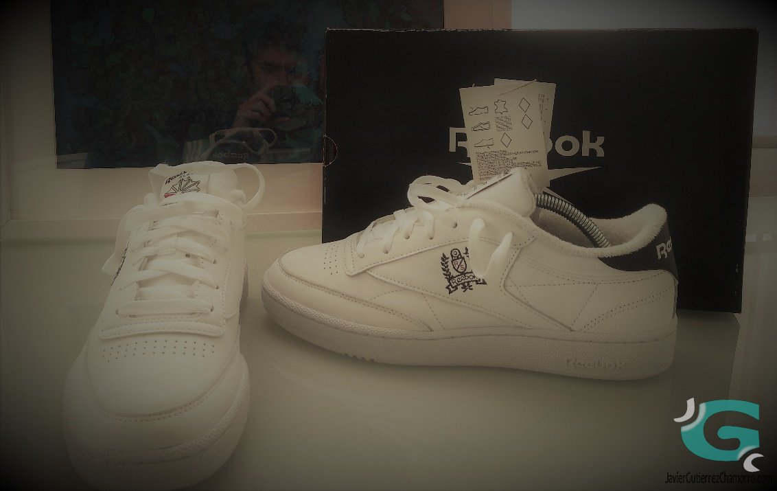 CLASSIC: REEBOK CLUB C 85 WHITE Reebok Club C 85 blanco con azul